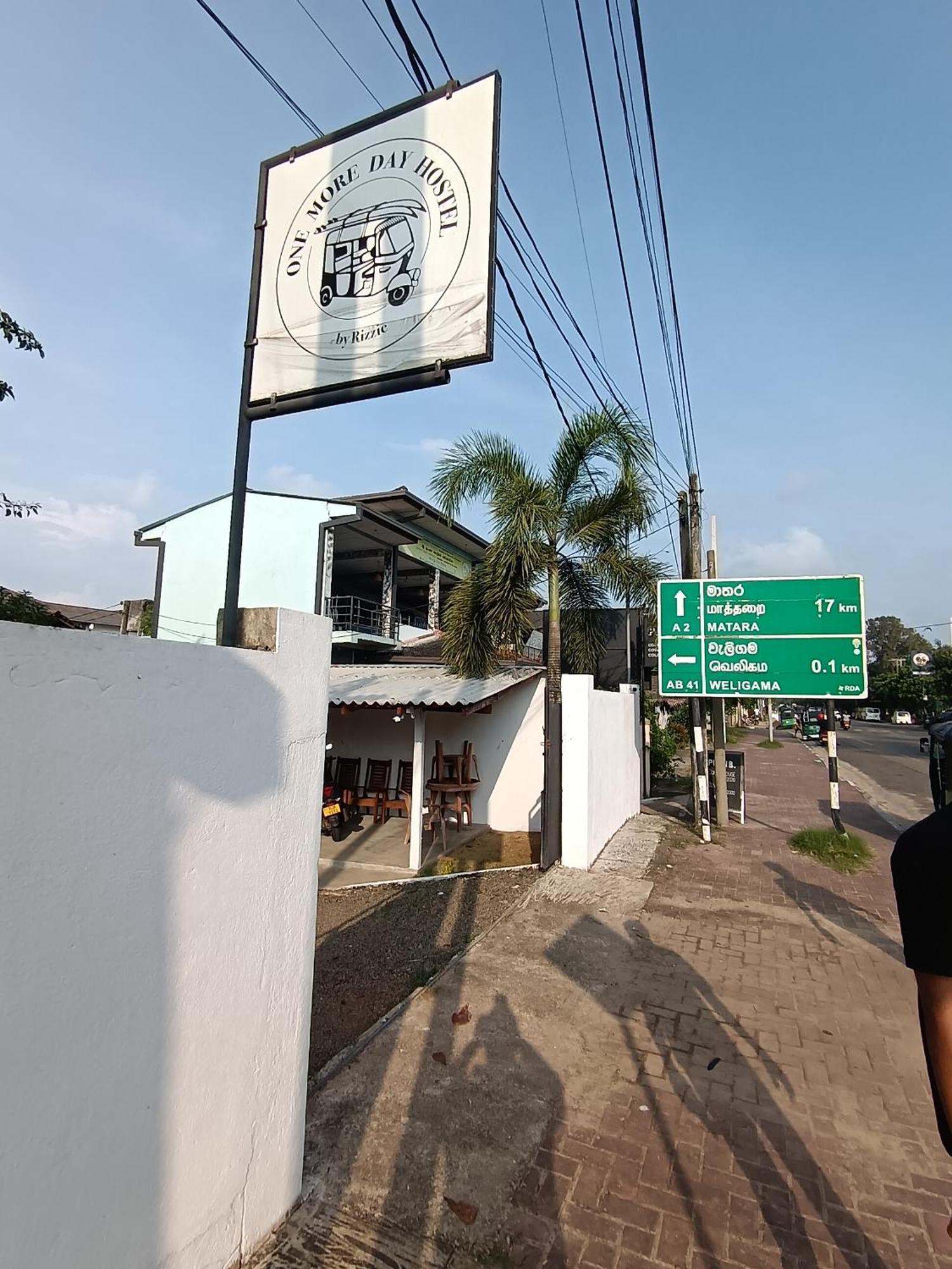 One More Day Hostel Weligama Dış mekan fotoğraf